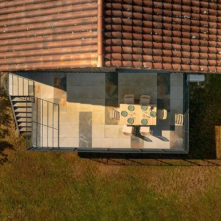 Villa Two-villa Estate With Pool & Valley Views *