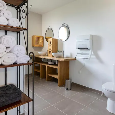 Two-villa Estate With Pool & Valley Views