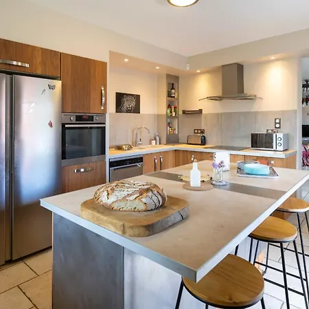 Two-villa Estate With Pool & Valley Views *