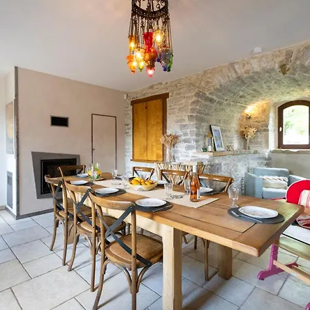 Two-villa Estate With Pool & Valley Views Βίλα *