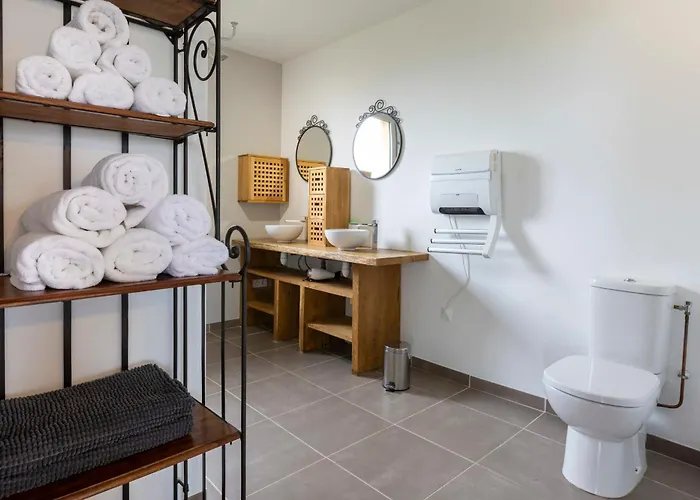 Two-villa Estate With Pool & Valley Views