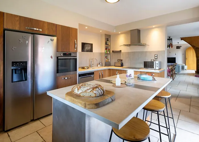 Two-villa Estate With Pool & Valley Views *