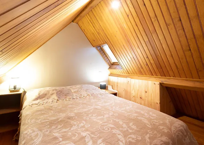 别墅 Two-villa Estate With Pool & Valley Views *